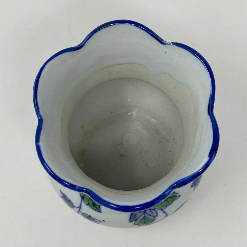 Vintage Blue White Floral Scalloped Ceramic Vase Chinoiserie Planter 3